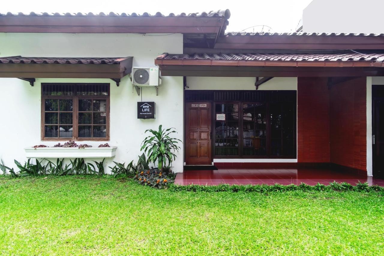 Hotel Oyo Living 2843 Raz House Syariah Medan Exterior foto