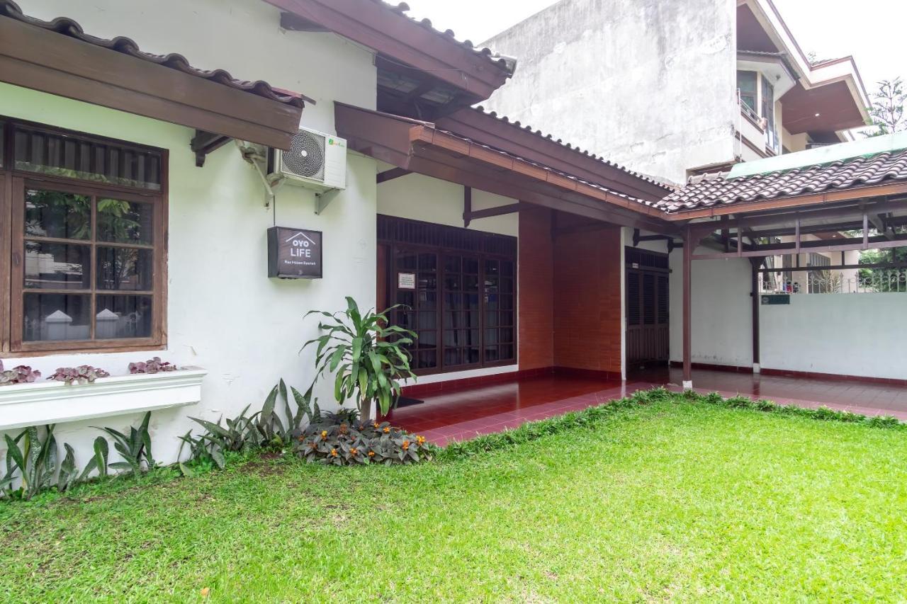 Hotel Oyo Living 2843 Raz House Syariah Medan Exterior foto